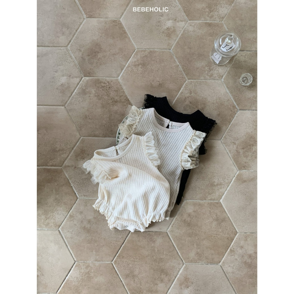 26夏 正韓 BEBEHOLIC｜Pure Lace 氣質壓紋 蕾絲袖 包屁衣-細節圖5