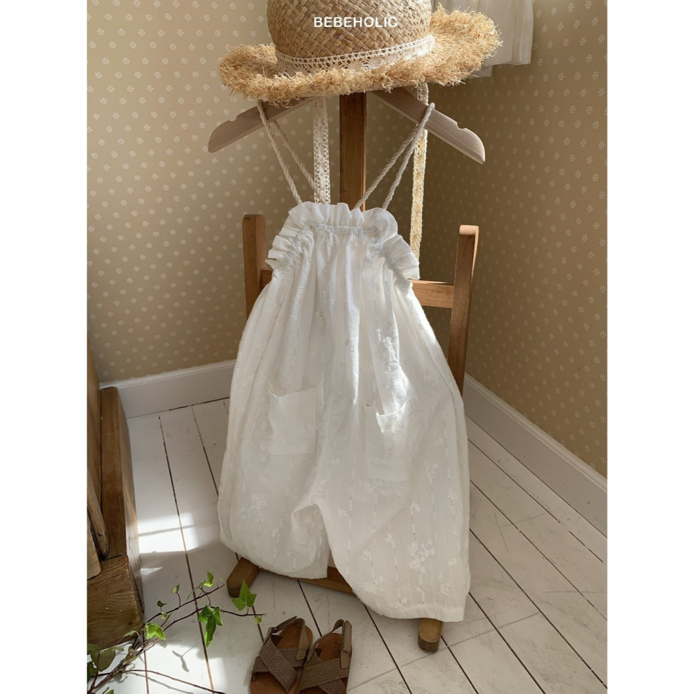 26夏 正韓 BEBEHOLIC｜Pure Lace 極美質感刺繡 連身吊帶褲-細節圖2