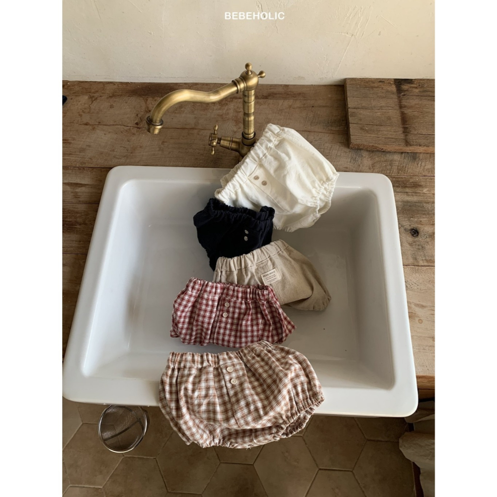 26夏 正韓 BEBEHOLIC｜Pure Lace 木釦小南瓜褲-細節圖2