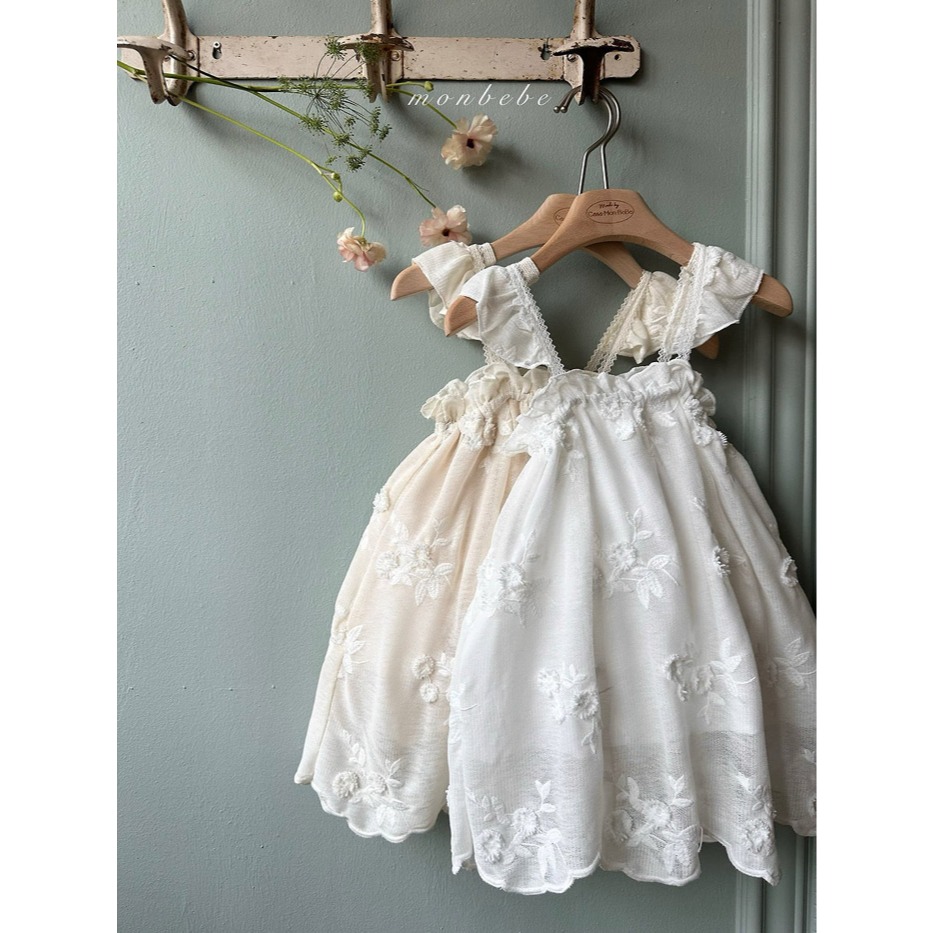 26夏 正韓 MONBEBE｜Little Château 高雅刺繡 蕾絲洋裝 親子款 大推-細節圖2