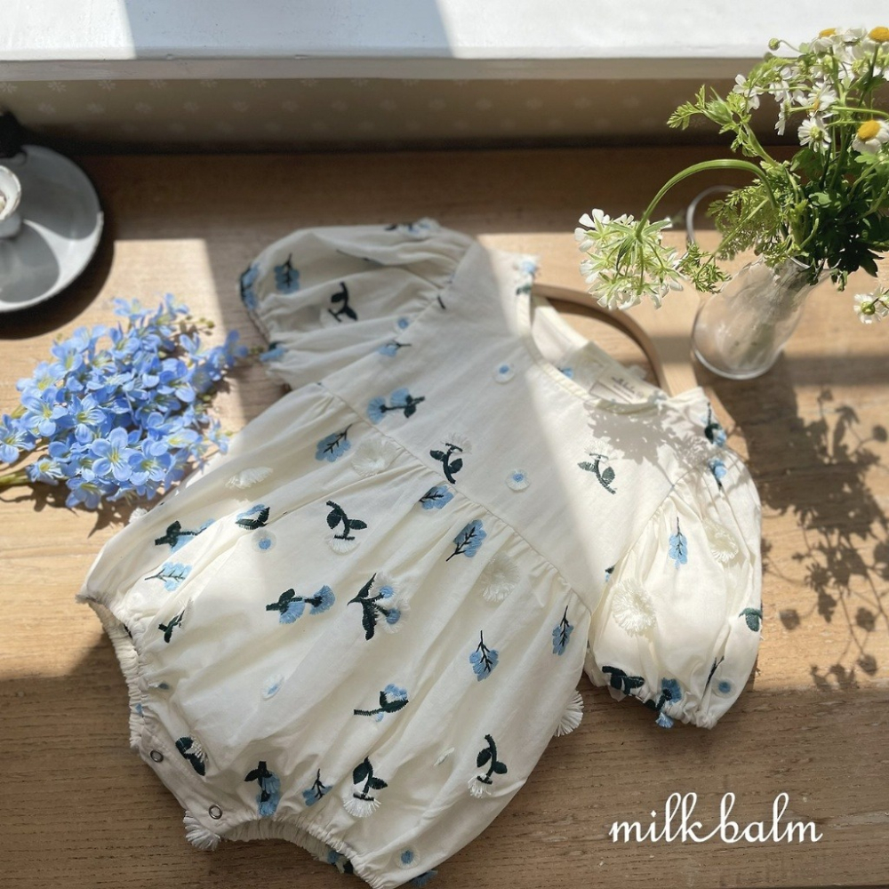 26夏 正韓 Milkblam | Petit Bloom 高質感刺繡 包屁衣 抓周 大推款-細節圖2