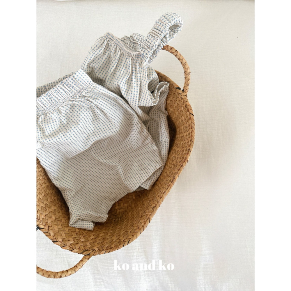 26夏 正韓 Koandko｜Sunlit Days 細緻方格 無袖套裝 baby款-細節圖4