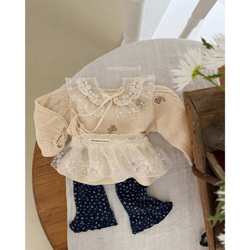 【26秋 】正韓 Bloom.B | 秋日呢喃 氣質刺繡 上衣 大推款-細節圖3