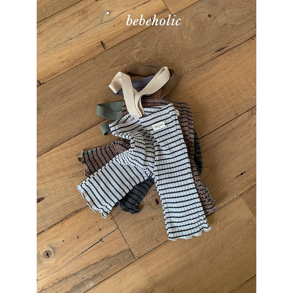 【26秋 】正韓 Bebeholic | 暖暖擁抱 條紋吊帶褲-細節圖3