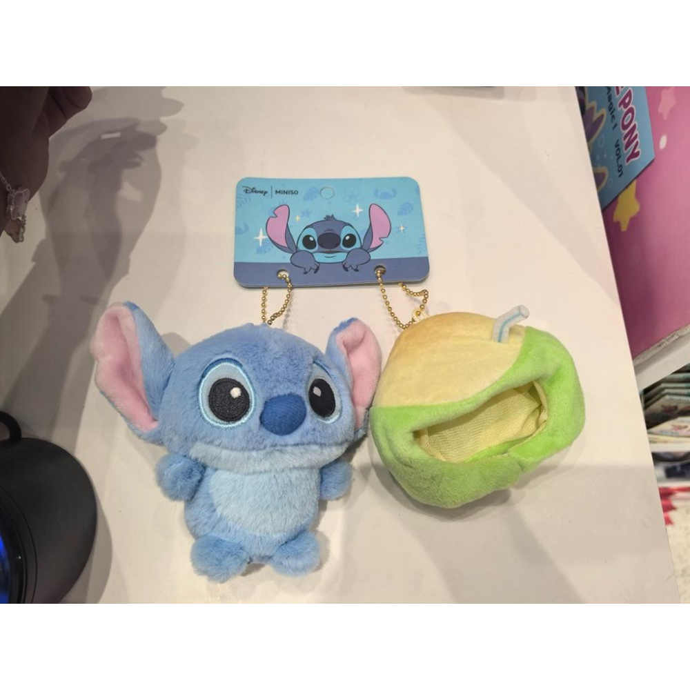 【沁的娃娃屋】❤️台灣出貨❤️Miniso名創優品 可拆の頭套史迪奇&熊抱哥&維尼娃娃吊飾 擺飾 交換禮物 生日禮物-細節圖3