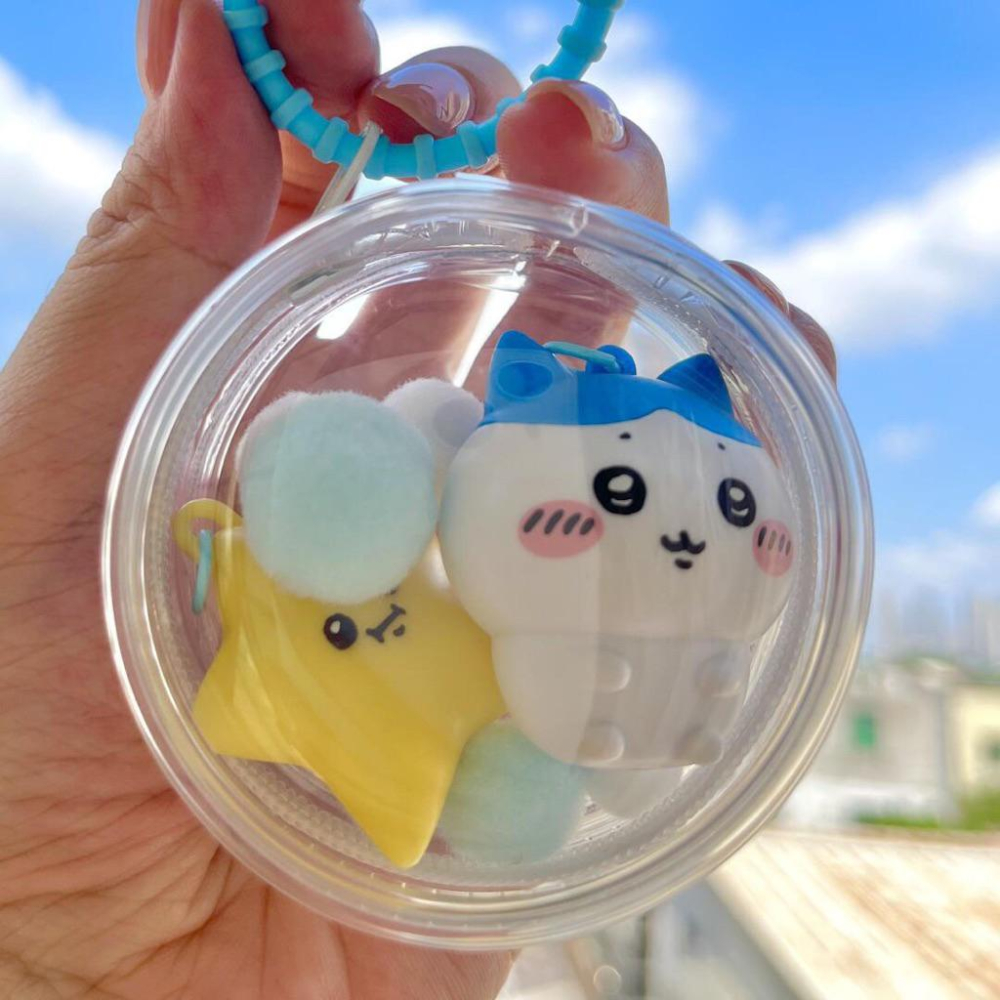 【沁的娃娃屋】❤️台灣出貨❤可以遛扭蛋公仔了😍附毛毛填充球&掛鏈6cm迷你透明痛包 公仔收納包 扭蛋 盲盒 防塵 造型包-細節圖3