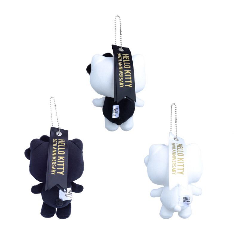 【沁的娃娃屋】❤️台灣出貨❤️50週年黑白款Hello Kitty娃娃吊飾 擺飾 全黑 全白 黑白 交換禮物 生日禮物-細節圖2