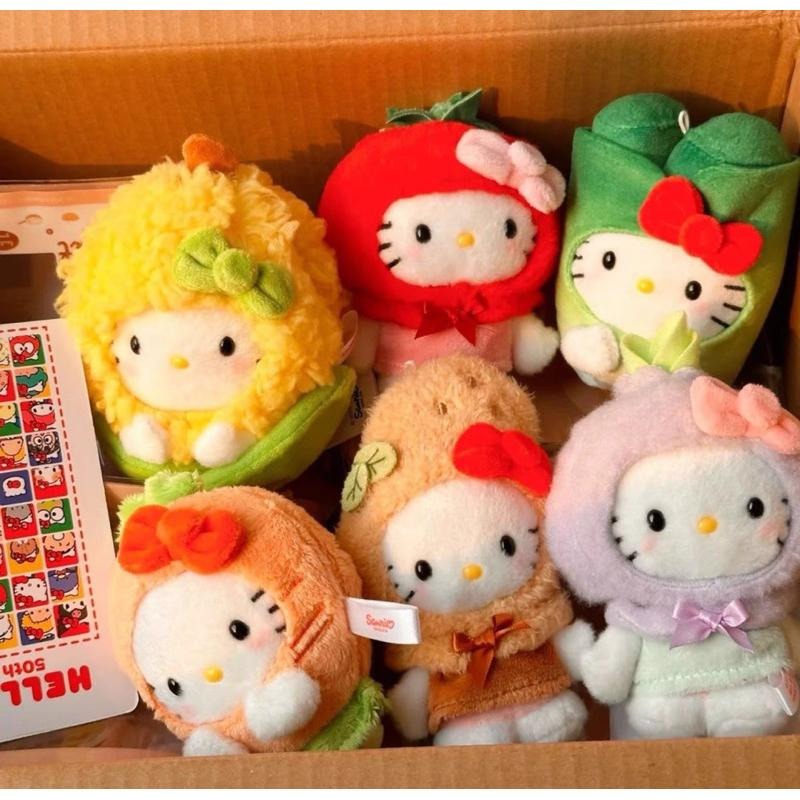 【沁的娃娃屋】❤️台灣出貨❤棉花質感蔬菜HelloKitty娃娃吊飾 番茄 花生  大蔥 玉米 洋蔥 胡蘿蔔 生日禮物-細節圖2