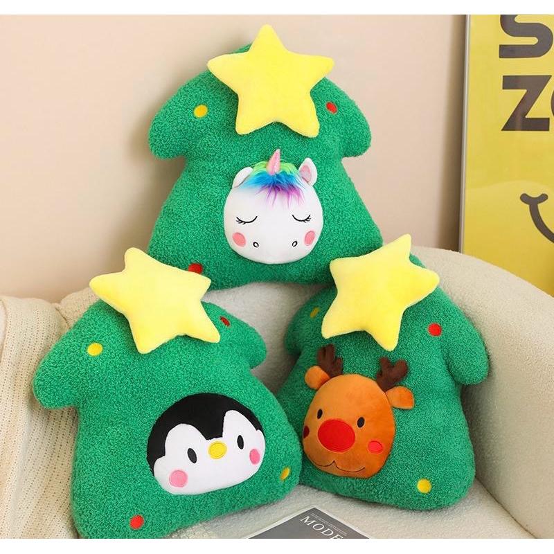 【沁的娃娃屋】❤️台灣出貨❤️聖誕樹造型動物娃娃抱枕 擺飾 靠枕 夾腿 麋鹿 聖誕老人 企鵝 獨角獸 交換禮物 生日禮物-細節圖3