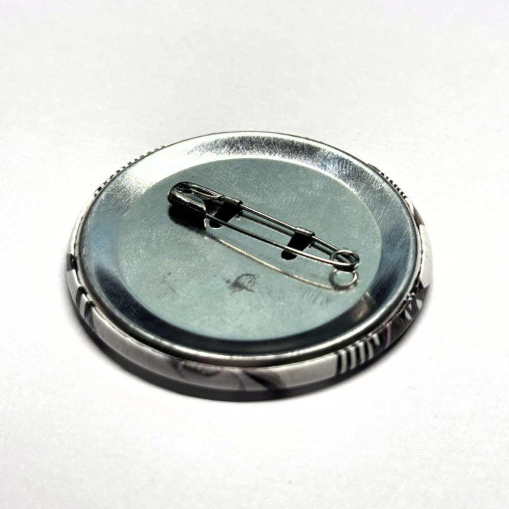 【43小舖】TRINITY SEVEN 魔道書7使者 風間萊維 徽章 胸章 日版｜角川｜奈央晃德｜萊維-細節圖4