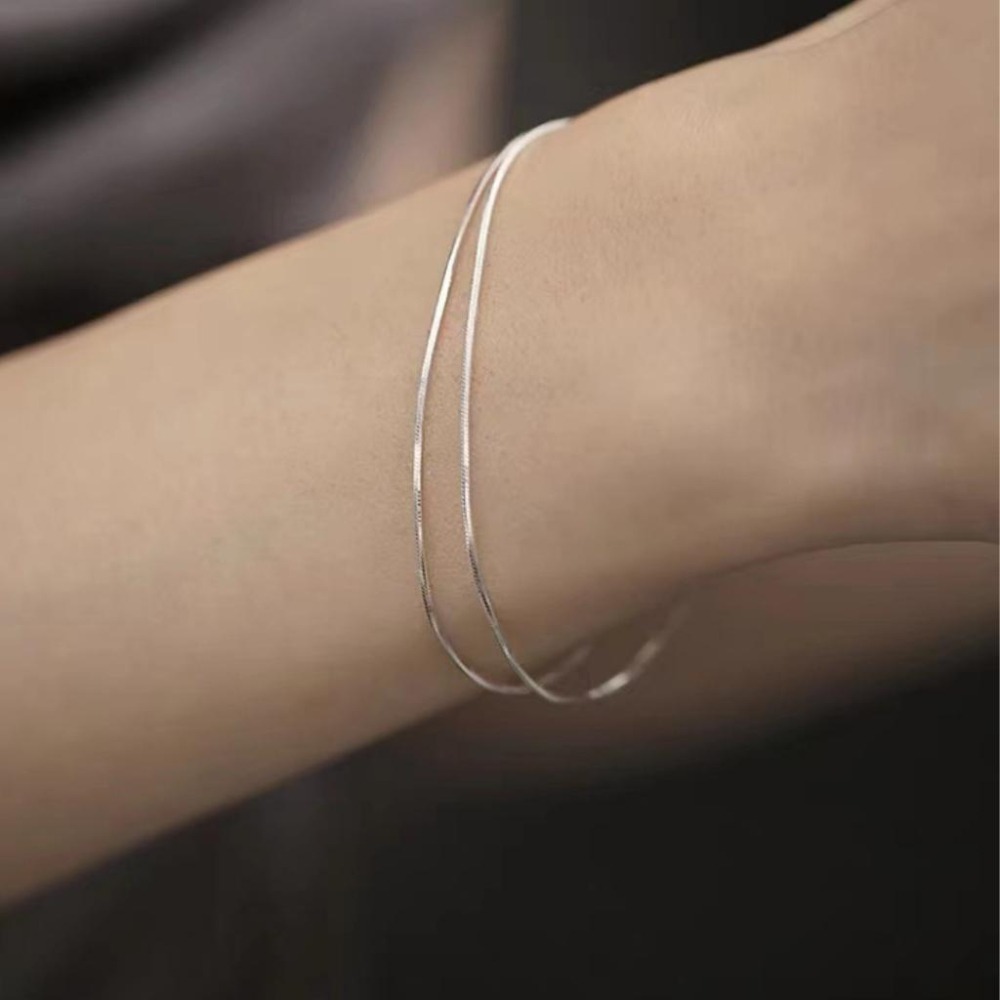 【43小舖】925純銀 極細 蛇骨鍊 手鍊｜S925｜通體純銀｜手環｜手飾｜蛇骨鏈｜飾品｜銀飾｜送拭銀布-細節圖4