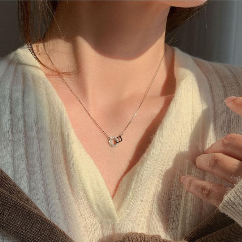 【43小舖】925純銀 方圓環扣 鑲鑽鋯石 項鍊｜S925｜通體純銀｜頸鍊｜鎖骨鍊｜飾品｜銀飾｜送拭銀布-細節圖3