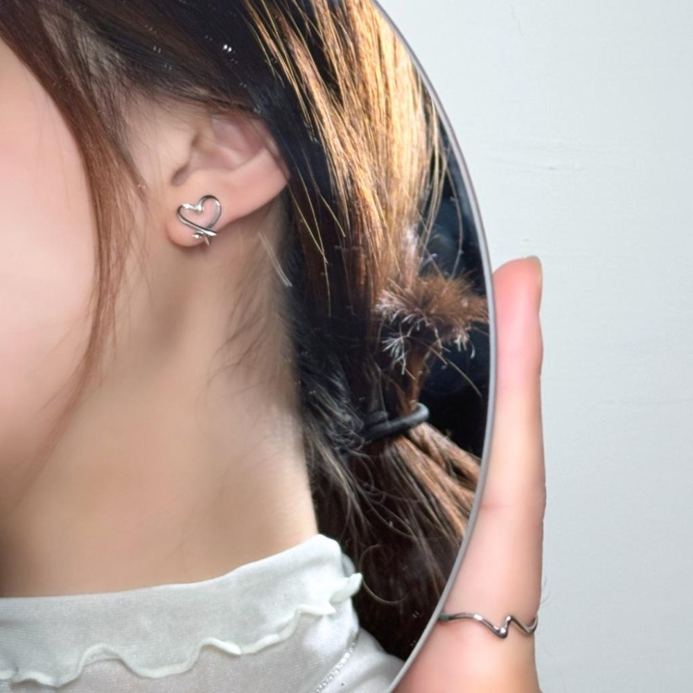 【43小舖】925純銀 愛心線條 鏤空心形 耳夾｜S925｜通體純銀｜耳環｜耳飾｜飾品｜銀飾｜送拭銀布-細節圖4