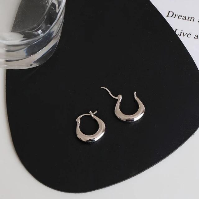 【43小舖】925純銀 幾何U型 圓圈 扣式 耳釘 ｜S925｜通體純銀｜耳環｜耳扣｜耳圈｜耳飾｜飾品｜銀飾｜送拭銀布-細節圖6