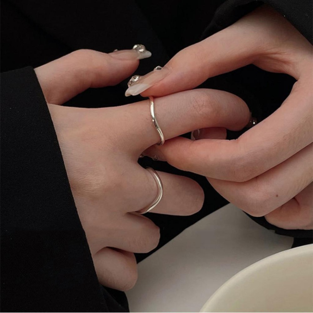 【43小舖】925純銀 字母刻字 不規則扭曲 波浪 戒指｜S925｜通體純銀｜閉口戒｜飾品｜銀飾｜3種尺寸｜送拭銀布-細節圖5