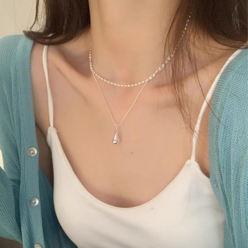 【43小舖】925鍍銀 雙層疊戴 橄欖珠 水滴吊墜 項鍊｜S925｜頸鍊｜鎖骨鍊｜飾品｜銀飾｜送拭銀布-細節圖3