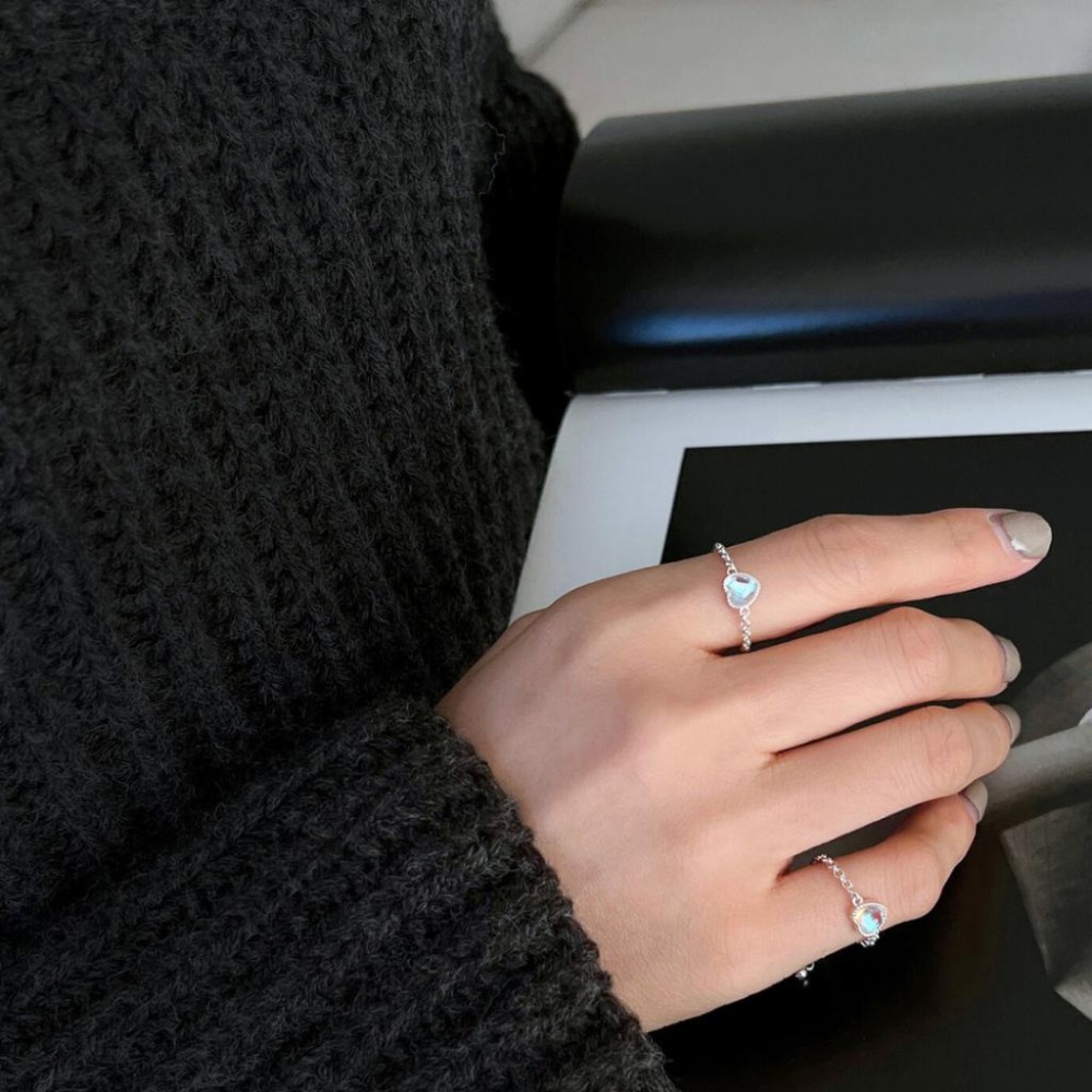 【43小舖】925純銀 月光石 愛心 心形 鏈條 可調式抽拉 拉繩 鍊戒｜S925｜通體純銀｜戒指｜飾品｜銀飾｜送拭銀布-細節圖5