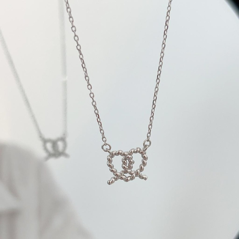 【43小舖】925鍍銀 鏤空麻花愛心 蝴蝶餅 繩結 項鍊｜S925｜吊墜｜頸鍊｜鎖骨鍊｜飾品｜銀飾｜送拭銀布-細節圖9