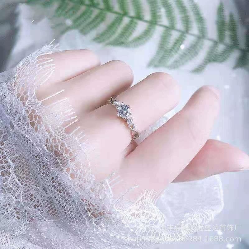 【43小舖】925純銀 莫桑鑽 纏繞廝守 可調式 戒指｜S925｜鑽戒｜開口戒｜情侶戒｜對戒｜飾品｜銀飾｜送拭銀布-細節圖5