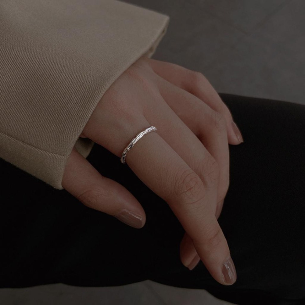 【43小舖】925純銀 不規則 褶皺紋理 樹紋 素圈 可調式 戒指｜S925｜通體純銀｜開口戒｜飾品｜銀飾｜送拭銀布-細節圖6