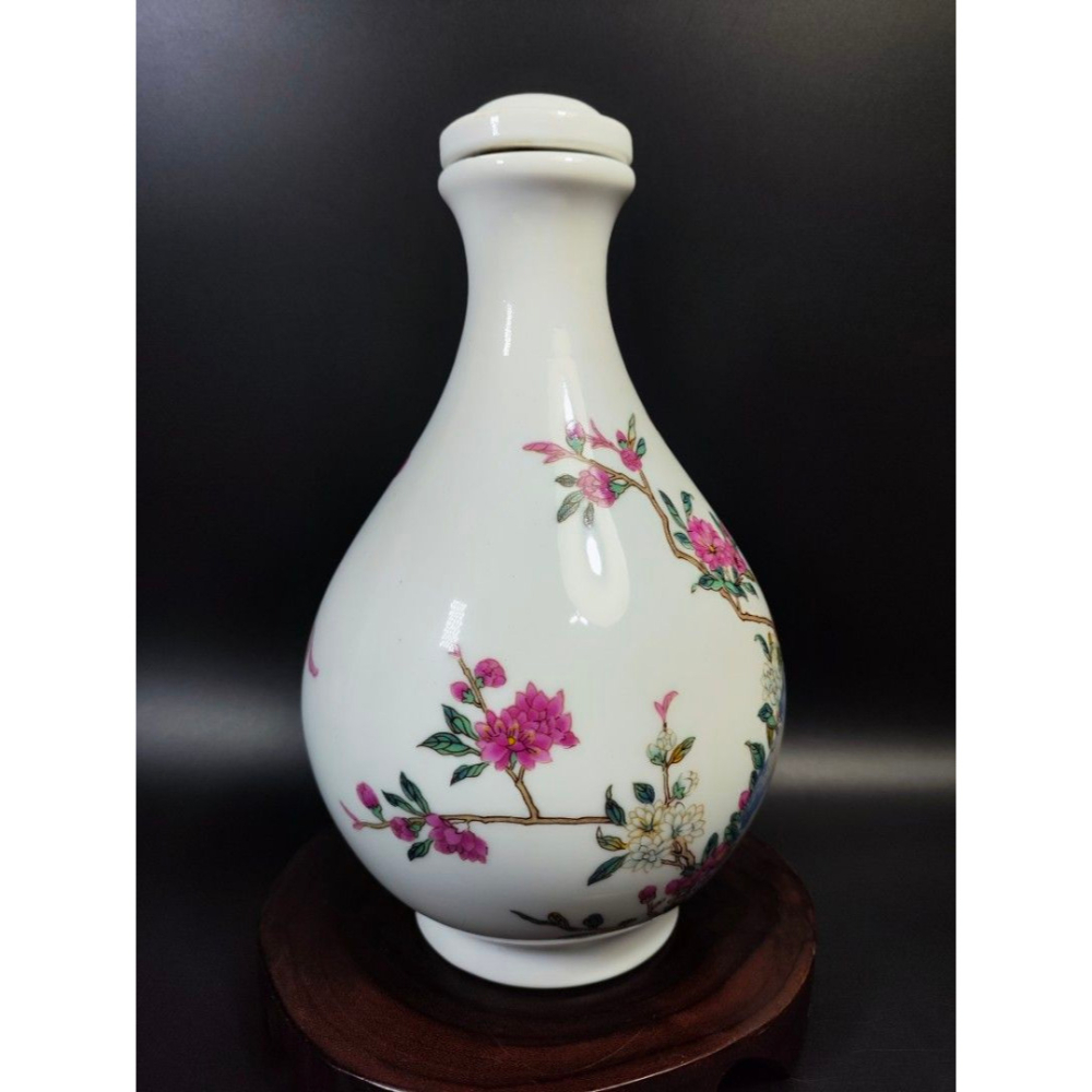 民73年乾隆窯陶瓷-壺桃碧萊山採琺瑯/開國紀念酒［空酒瓶］（台灣官窯/古董/官窯/老物/老件/收藏/擺飾/經典/陶瓷/陶-細節圖4