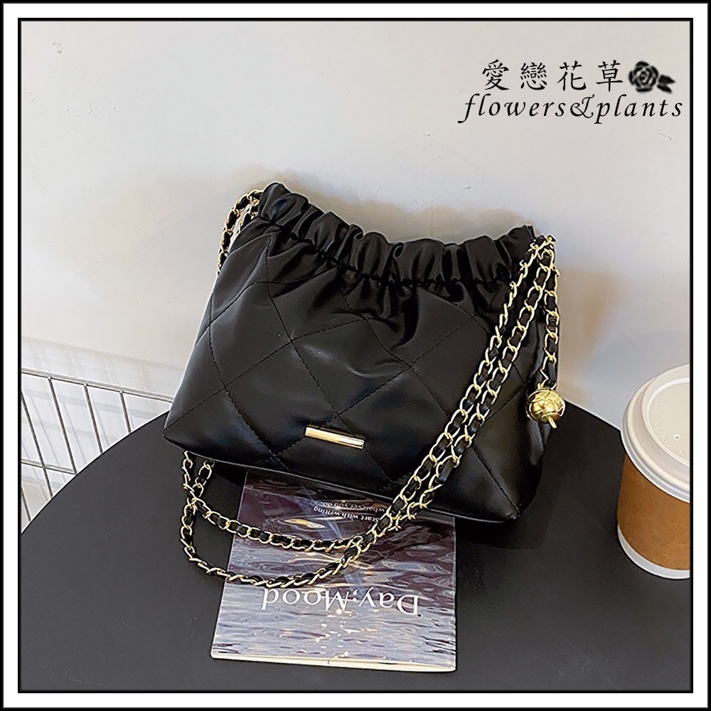 【愛戀花草】小香風金鍊軟皮迷你肩背包 (小金球、隨身小包、手拿包、A016)-細節圖2