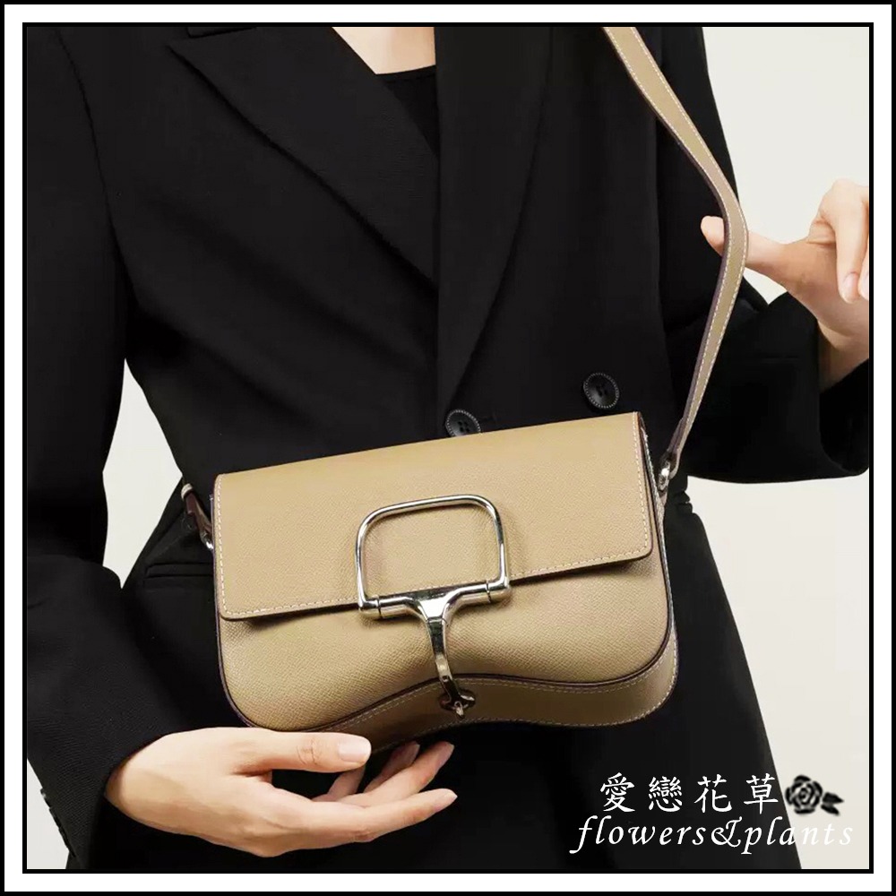 【愛戀花草】真皮馬蹄扣迷你斜背包 (屁股包款、頂級小牛皮、低調奢華、簡單無LOGO、F010)-細節圖5