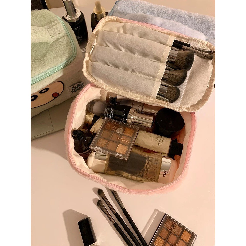【預購】蠟筆小新毛絨大容量手提化妝包-細節圖2
