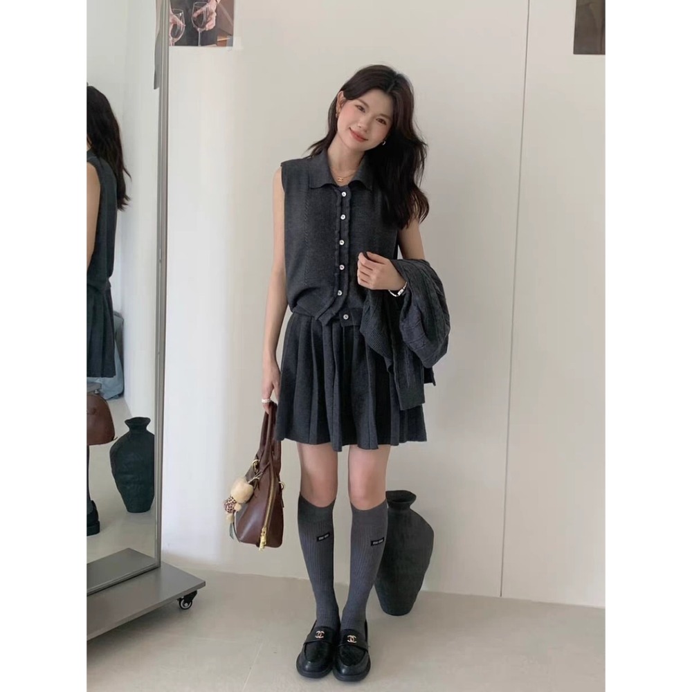 韓國名媛 超值划算三件組 針織外套 無袖polo領 學院風百褶裙短裙 洋裝套裝 2色-細節圖2