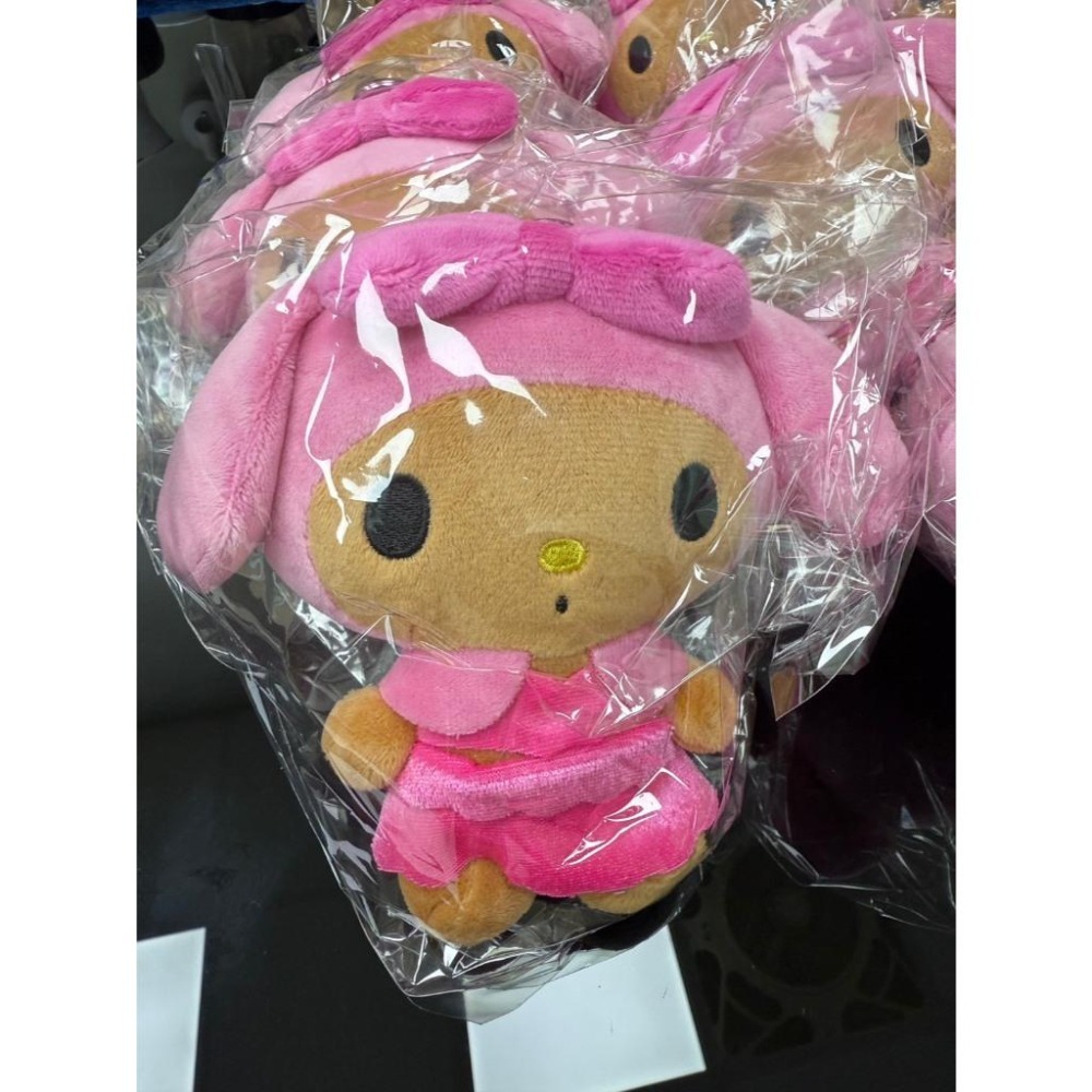 少量現貨 / Sanrio 夏日泳裝系列 絨毛吊飾小包15cm／迷你側背包20cm｜心型登山扣・頭頂拉鍊袋-細節圖3