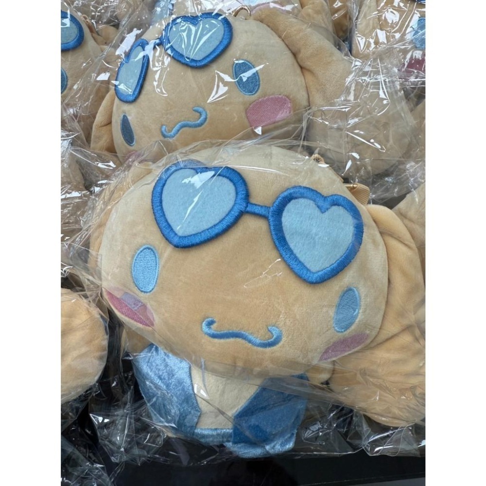 少量現貨 / Sanrio 夏日泳裝系列 絨毛吊飾小包15cm／迷你側背包20cm｜心型登山扣・頭頂拉鍊袋-細節圖9