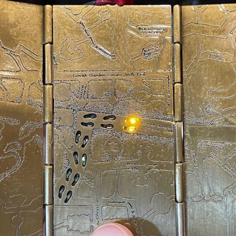 【Peoria 魔法選物舖】哈利波特 活點足跡地圖 掛飾｜可開啟亮燈款｜聖誕樹吊飾 約9cm｜預購正版-細節圖2