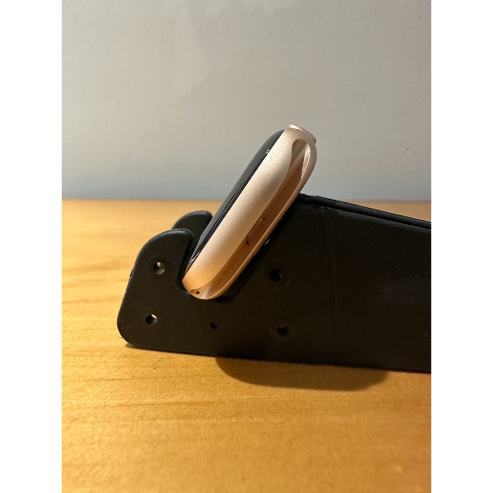 Apple Watch 11 42mm 金🔋100%⛑️保固-2027/03│剛開通一個月!!│盒配完整│全機無傷-細節圖3