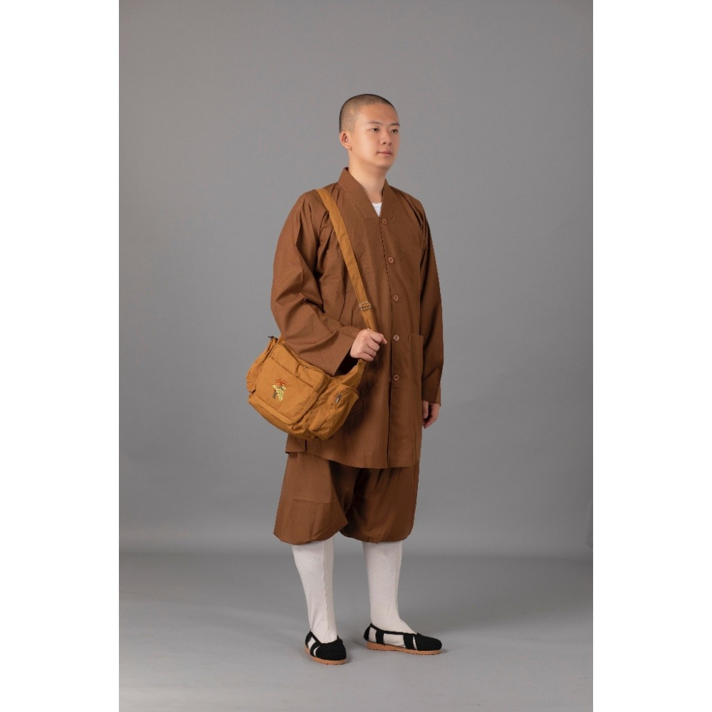 現貨供應 弘喧 佛教 僧服 出家人 衣服 短掛 ＴＲ西裝布 吸汗 柔軟 透氣 和尚 出家眾 僧人 高僧 外出 禮佛-細節圖5
