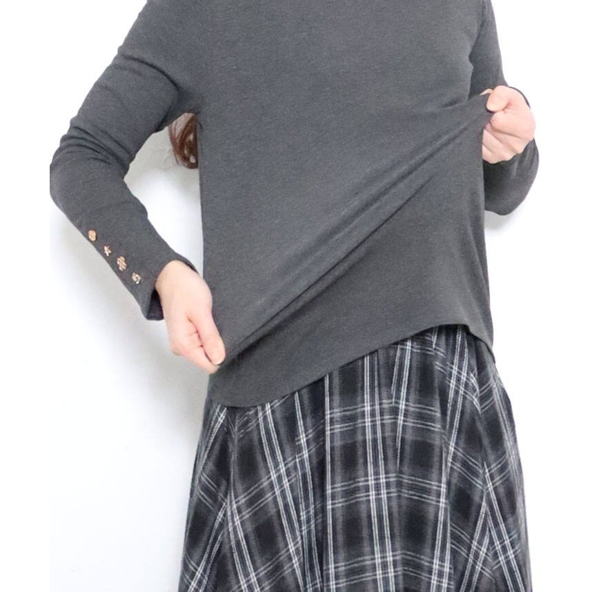 【chouchou】秋冬必備：金屬造型扣裝飾拉絨高領上衣・肩袖精緻點綴・親膚保暖內搭-細節圖9