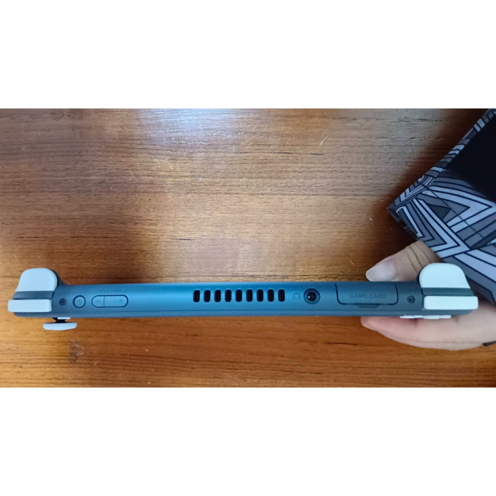 冰犽 Switch Lite 二手主機 灰色有盒 含64g記憶卡 收納包 保護貼-細節圖3