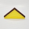 黃色+咖啡色三角屋頂
