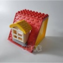 紅色閣樓+黃色凸窗黃屋簷+1隨機牆