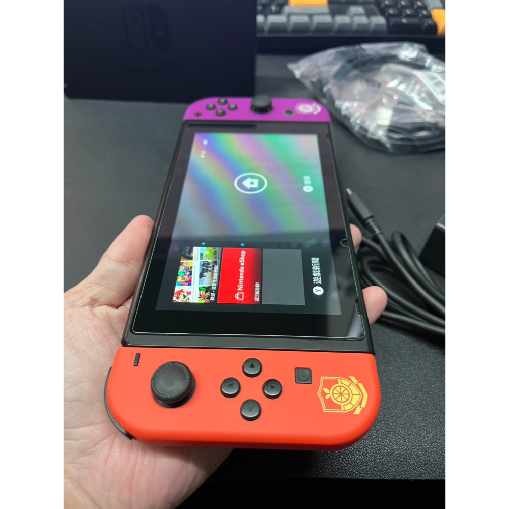 【二手 Nintendo Switch 主機 電力加強版】朱紫配色-細節圖2