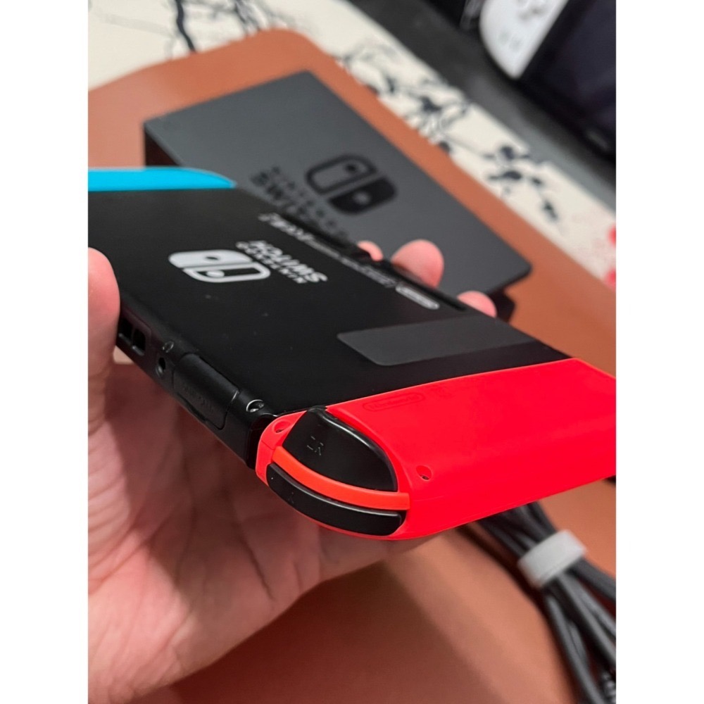 【二手 一般版無盒 Nintendo Switch 主機 】 外觀如圖-細節圖4