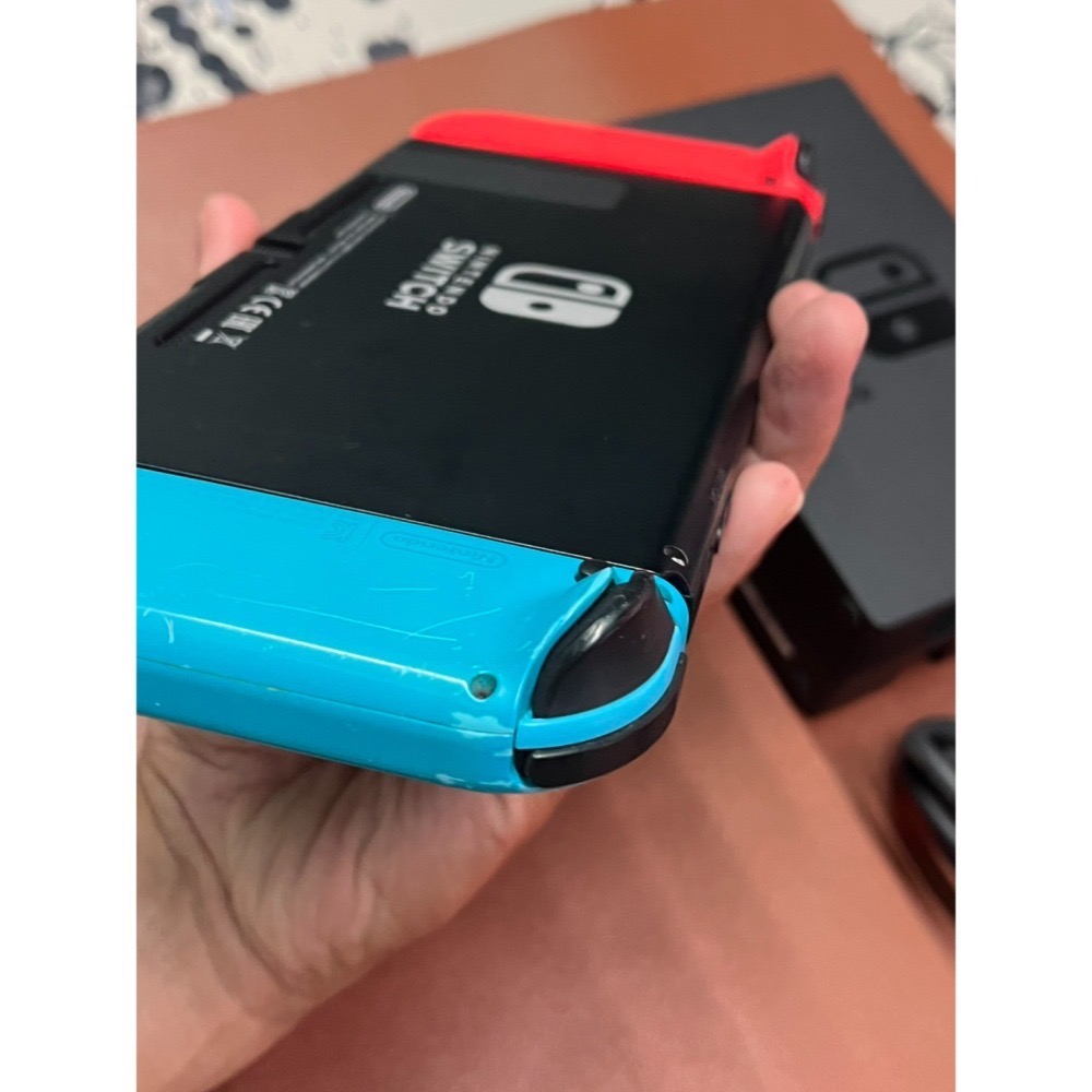 【二手 一般版無盒 Nintendo Switch 主機 】 外觀如圖-細節圖6