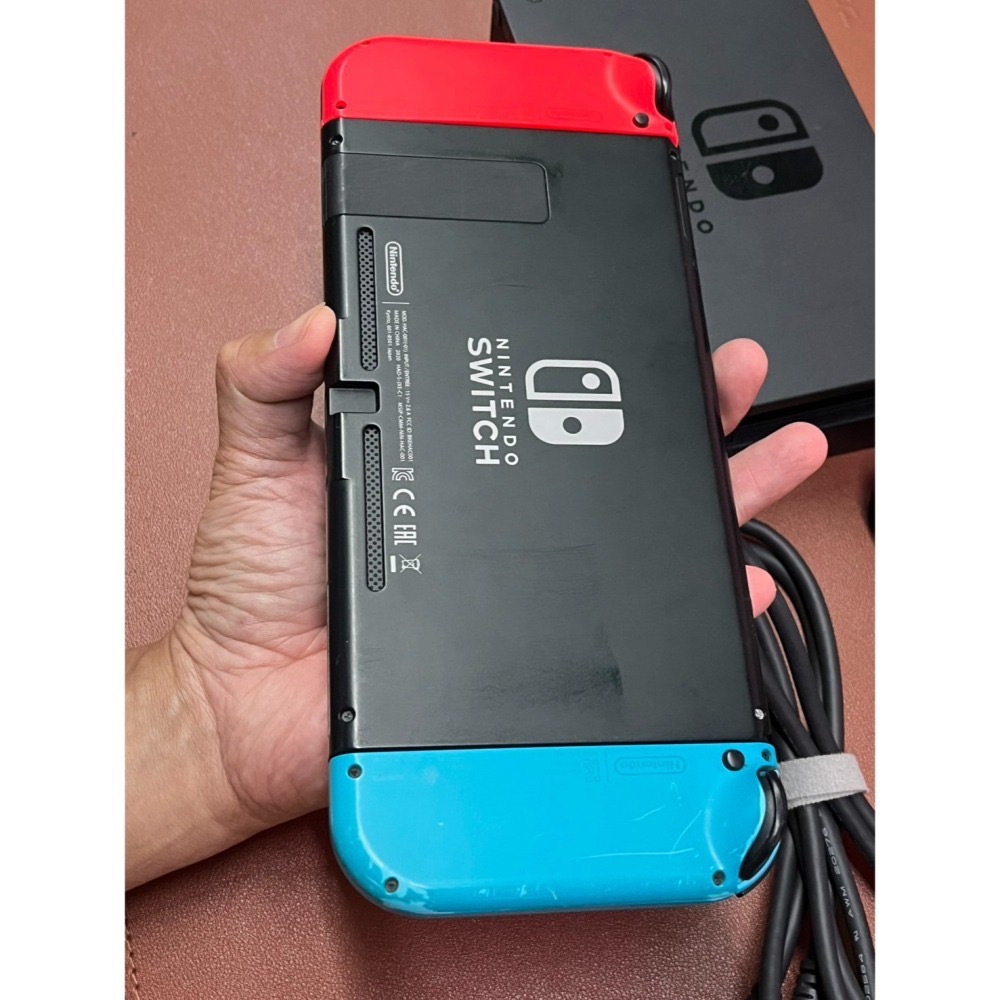 【二手 一般版無盒 Nintendo Switch 主機 】 外觀如圖-細節圖8