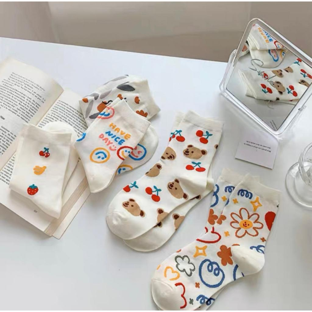 現貨ⓇⒺⓃⒶ｜油畫風溫柔可愛中筒襪_日系/四季/簡約/配件/襪子/中筒襪【R21528】-細節圖3