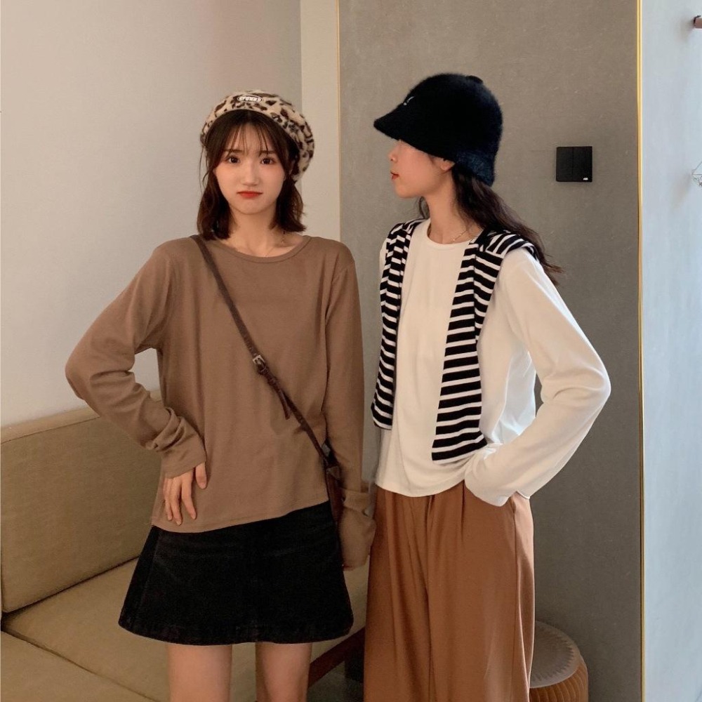 【RENA小舖 台灣現貨每天出】陪你度過冬天~百搭磨毛圓領長袖上衣/打底上衣/薄長袖/基本款上衣【R22058】-細節圖8