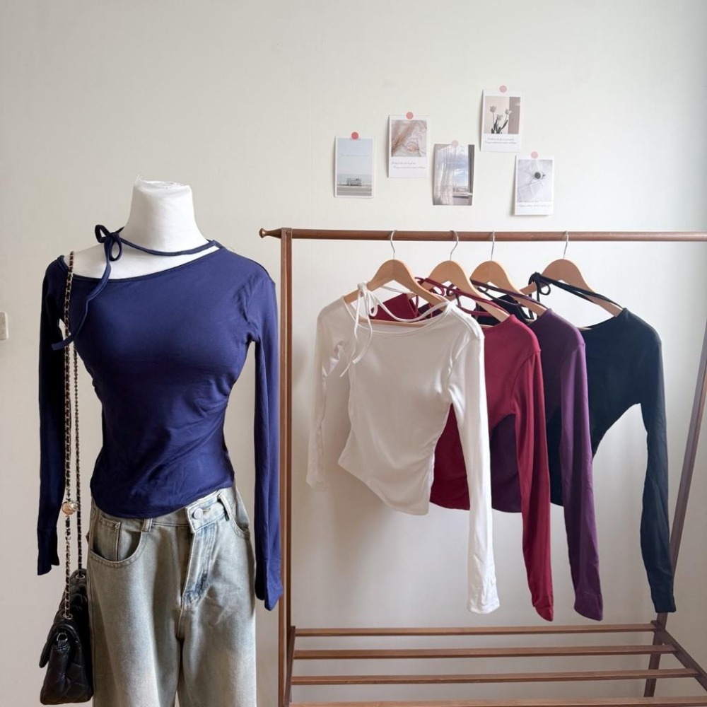 【RENA小舖 台灣現貨每天出】斜肩綁帶自帶胸墊側收腰顯瘦磨毛上衣/設計感上衣/顯瘦修身【R22042】-細節圖2