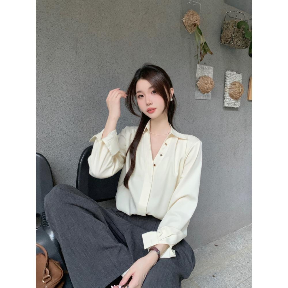 【RENA小舖 台灣現貨每天出】法式慵懶 氣質V領通勤休閒百搭襯衫【R22028】-細節圖3