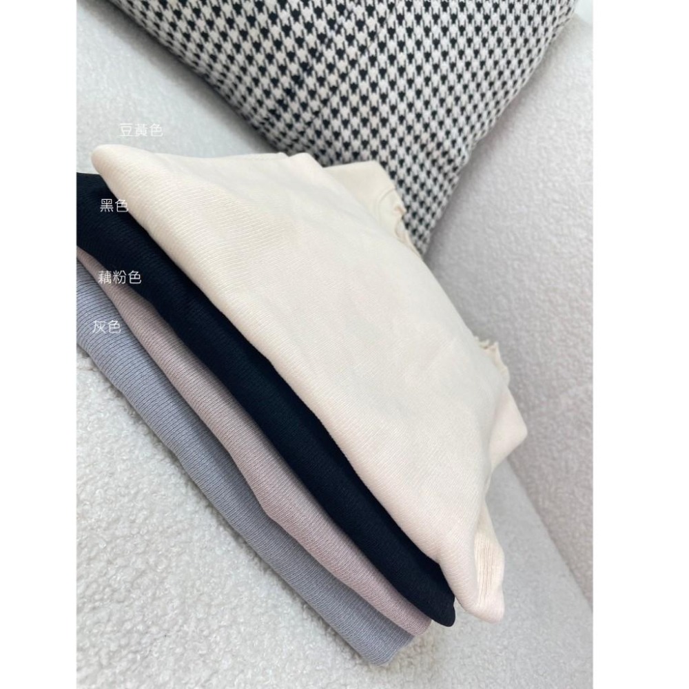 【RENA小舖 台灣現貨每天出】超美彈力木耳領邊長袖內搭  上衣女 韓版上衣 長袖上衣 長袖T恤【Q1402】-細節圖4