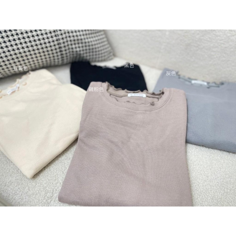 【RENA小舖 台灣現貨每天出】超美彈力木耳領邊長袖內搭  上衣女 韓版上衣 長袖上衣 長袖T恤【Q1402】-細節圖7