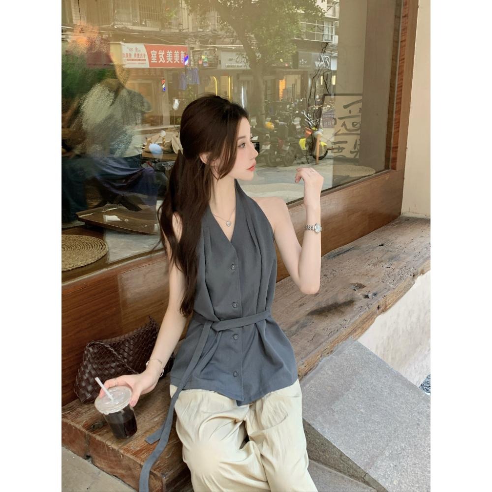 【RENA小舖 台灣現貨每天出】法式氣質掛脖無袖襯衫/設計款/氣質/百搭上衣/休閒/綁帶【R22017】-細節圖2