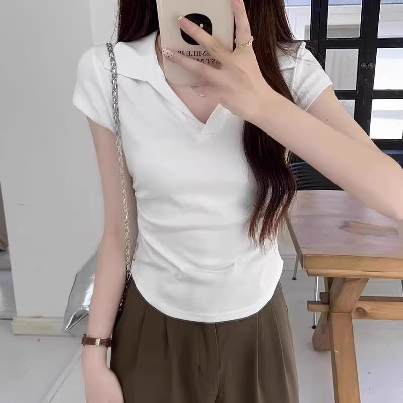 【RENA小舖 台灣現貨每天出】韓版氣質短袖/POLO短袖上衣/簡約素色短T/修身V領/休閒/春夏【R21924】-細節圖5